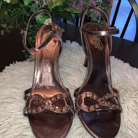 NEW UNLISTED KENNETH COLE BRONZE ANKLE STRAP EVENING SHOE SIZE 10 - Picture 2 of 9
